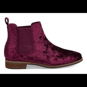 TOMS Ella Bootie NWT Velvet
